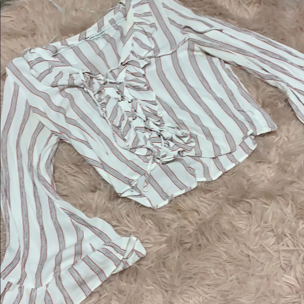 American eagle small top bell sleeves